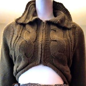 "Yoki" Green Cropped Sweater